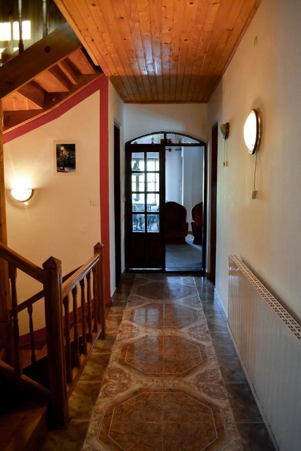 Grandpa'S Hidden Crib, 6 Bedroom, Pet Friendly Sinaia Extérieur photo