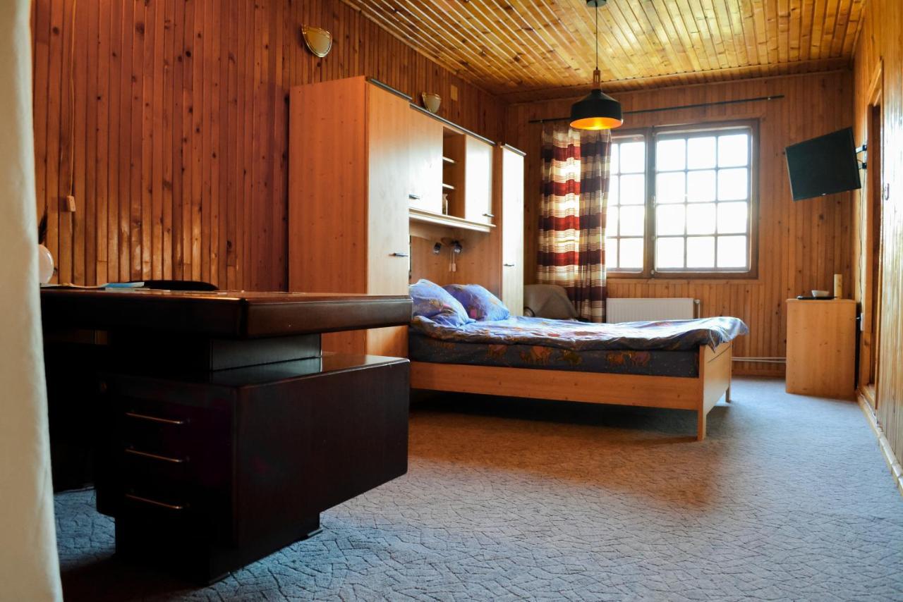 Grandpa'S Hidden Crib, 6 Bedroom, Pet Friendly Sinaia Extérieur photo