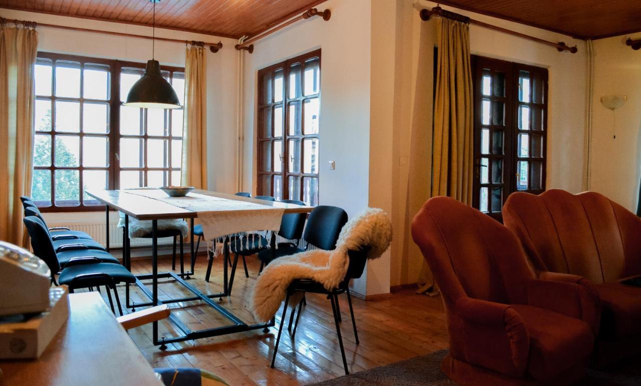 Grandpa'S Hidden Crib, 6 Bedroom, Pet Friendly Sinaia Extérieur photo